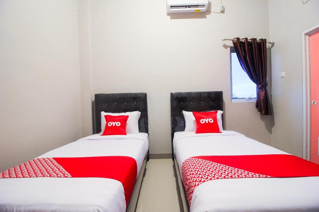 Oyo 1653 Fajar Residence Pekanbaru Exterior foto