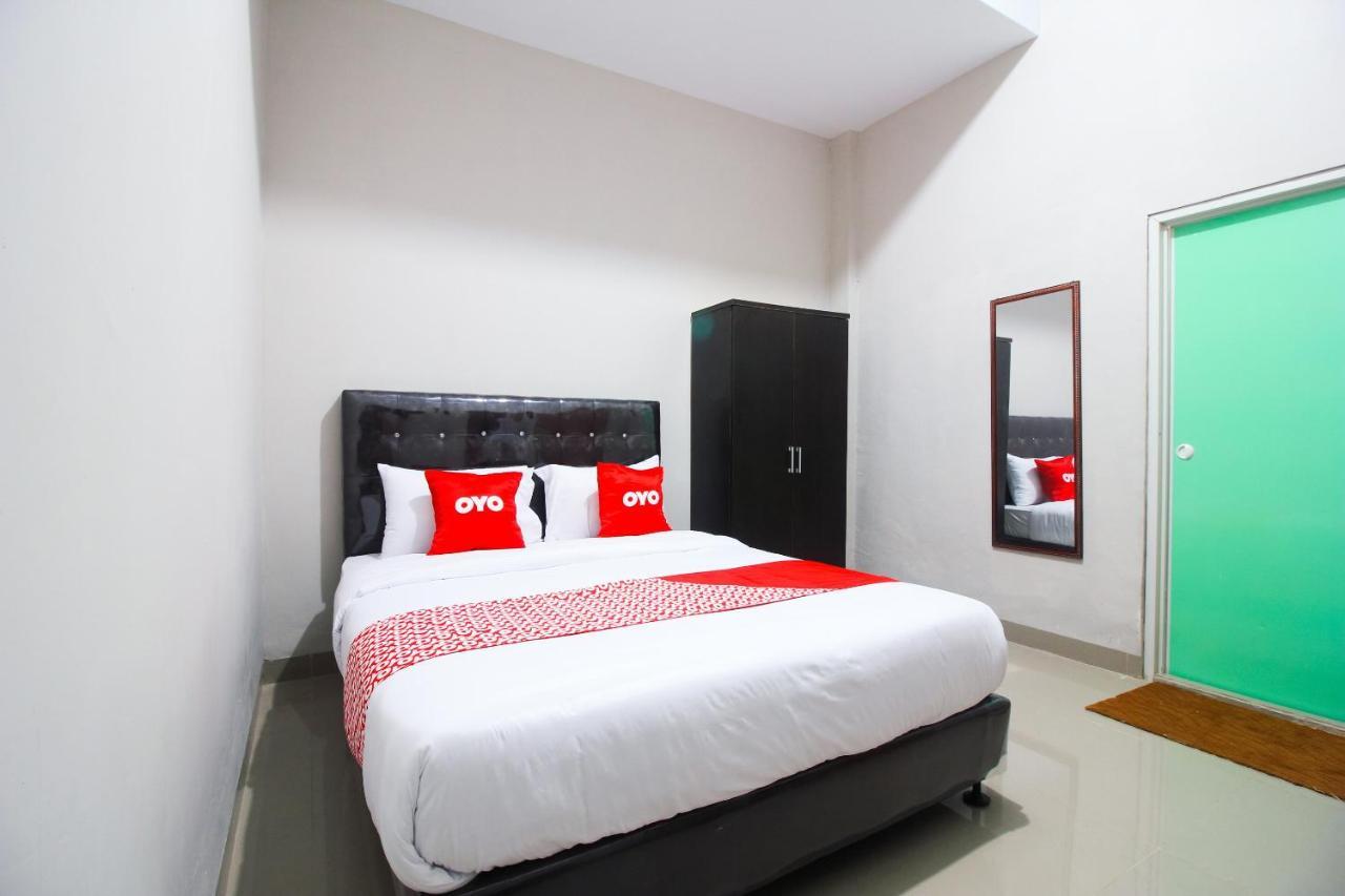 Oyo 1653 Fajar Residence Pekanbaru Exterior foto