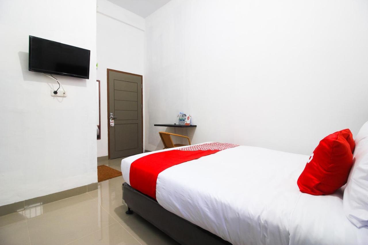 Oyo 1653 Fajar Residence Pekanbaru Exterior foto