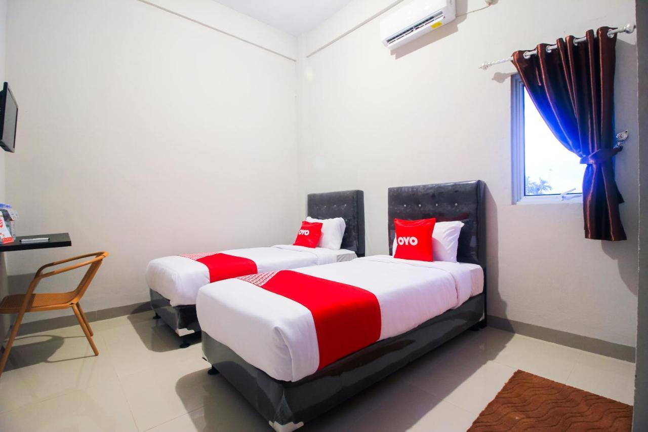 Oyo 1653 Fajar Residence Pekanbaru Exterior foto