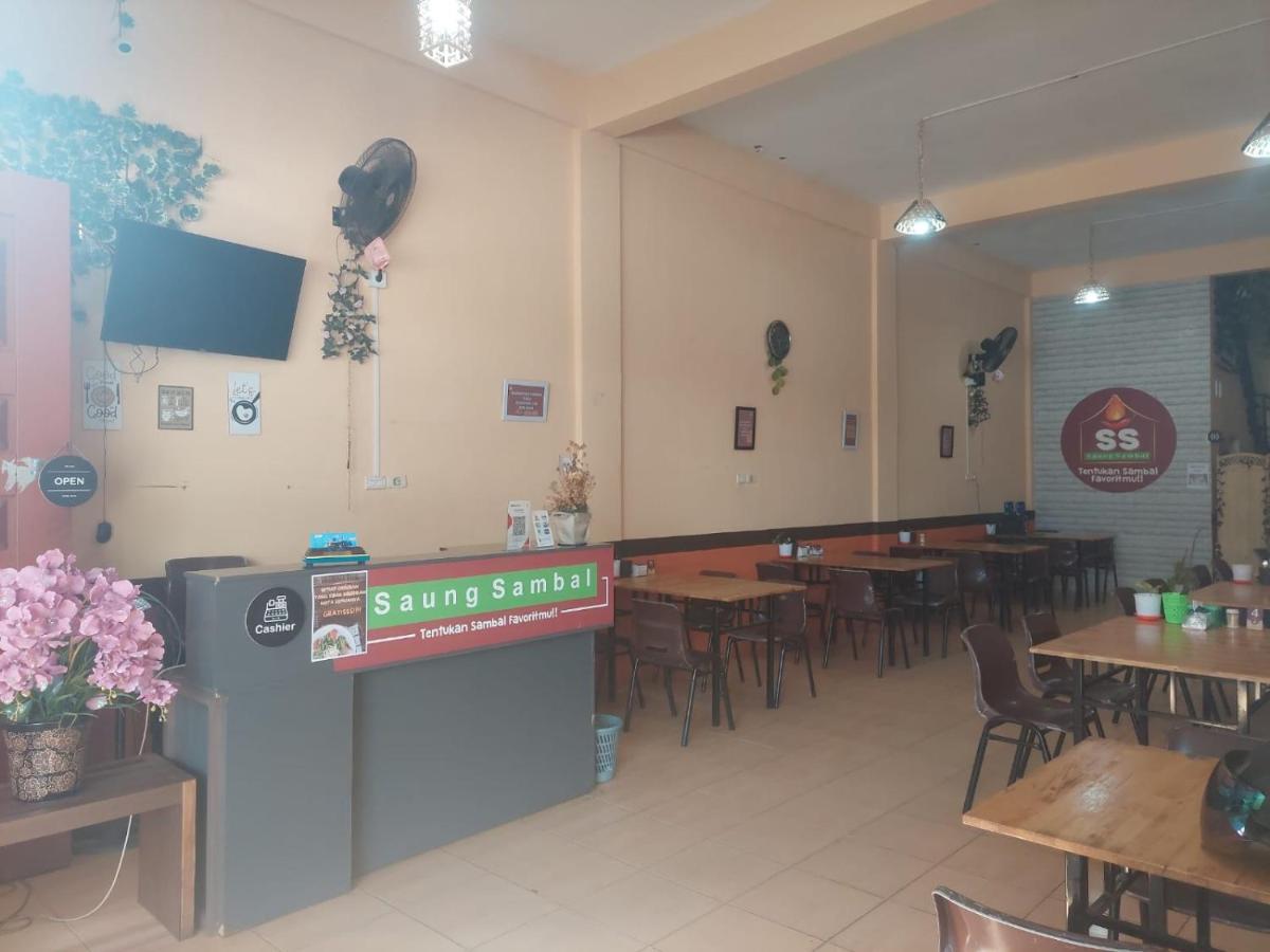 Oyo 1653 Fajar Residence Pekanbaru Exterior foto