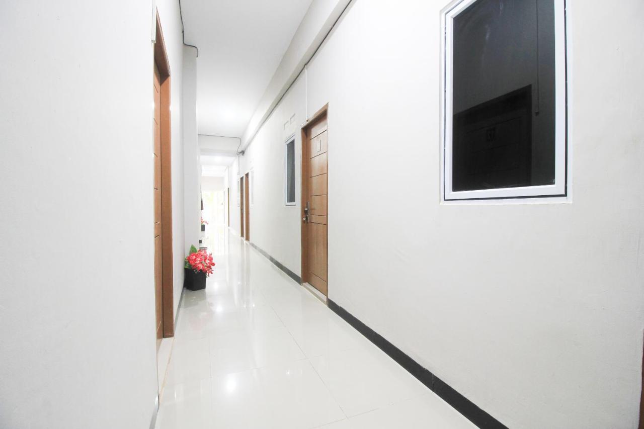 Oyo 1653 Fajar Residence Pekanbaru Exterior foto